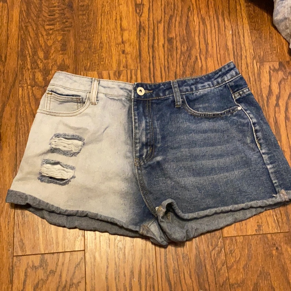 Two toned denim shorts